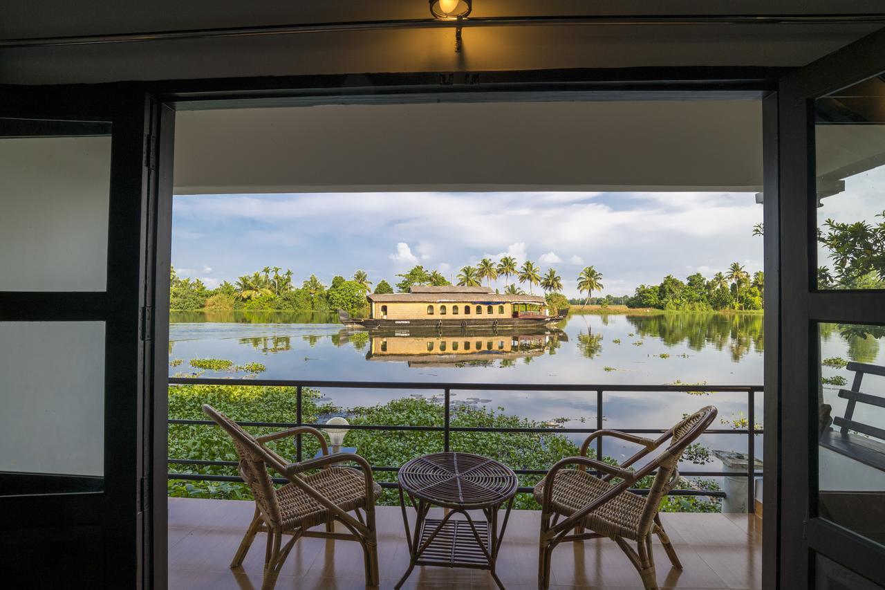 Warmth Lake Haven Alappuzha Luaran gambar