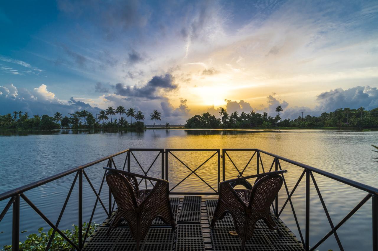 Warmth Lake Haven Alappuzha Luaran gambar