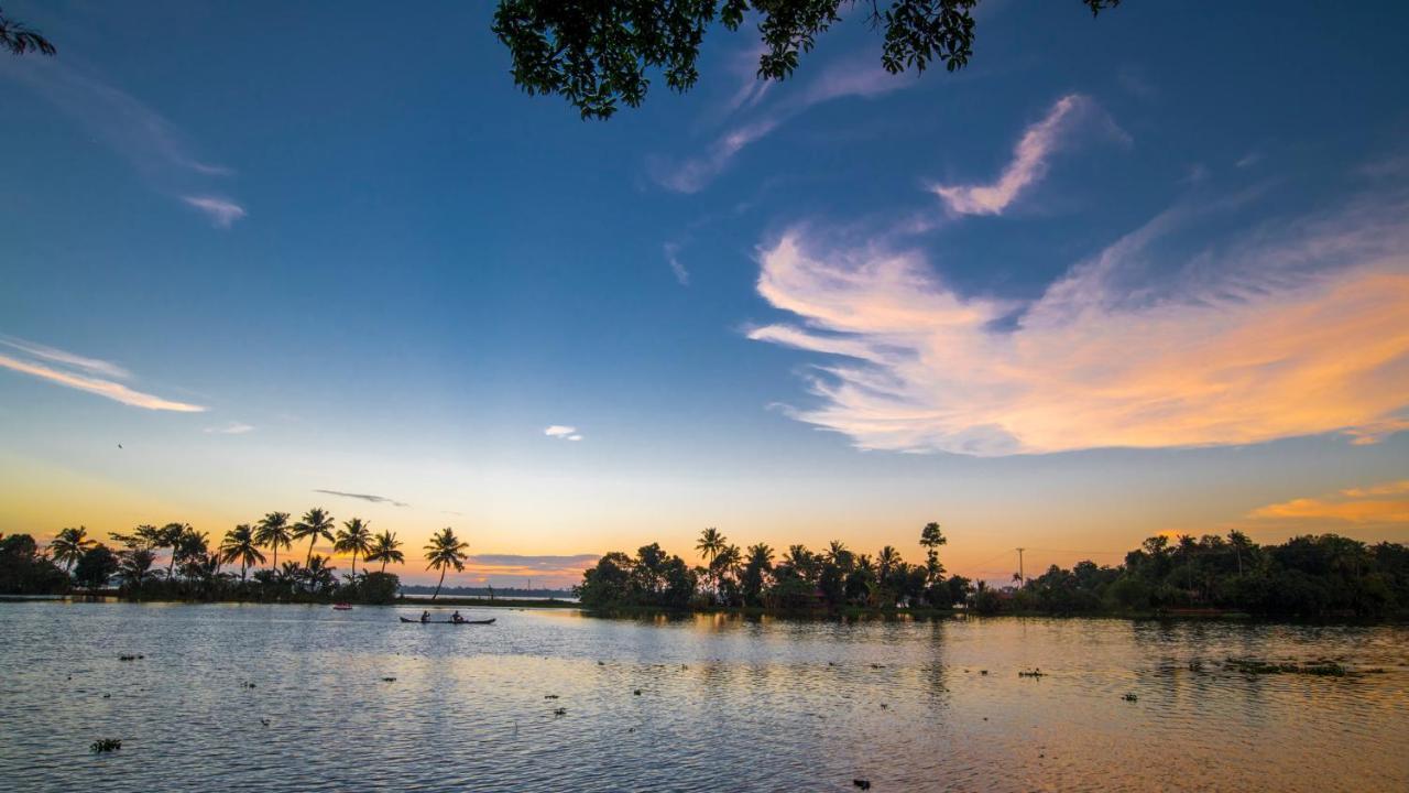 Warmth Lake Haven Alappuzha Luaran gambar