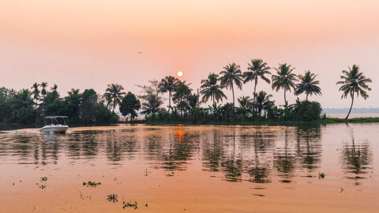 Warmth Lake Haven Alappuzha Luaran gambar