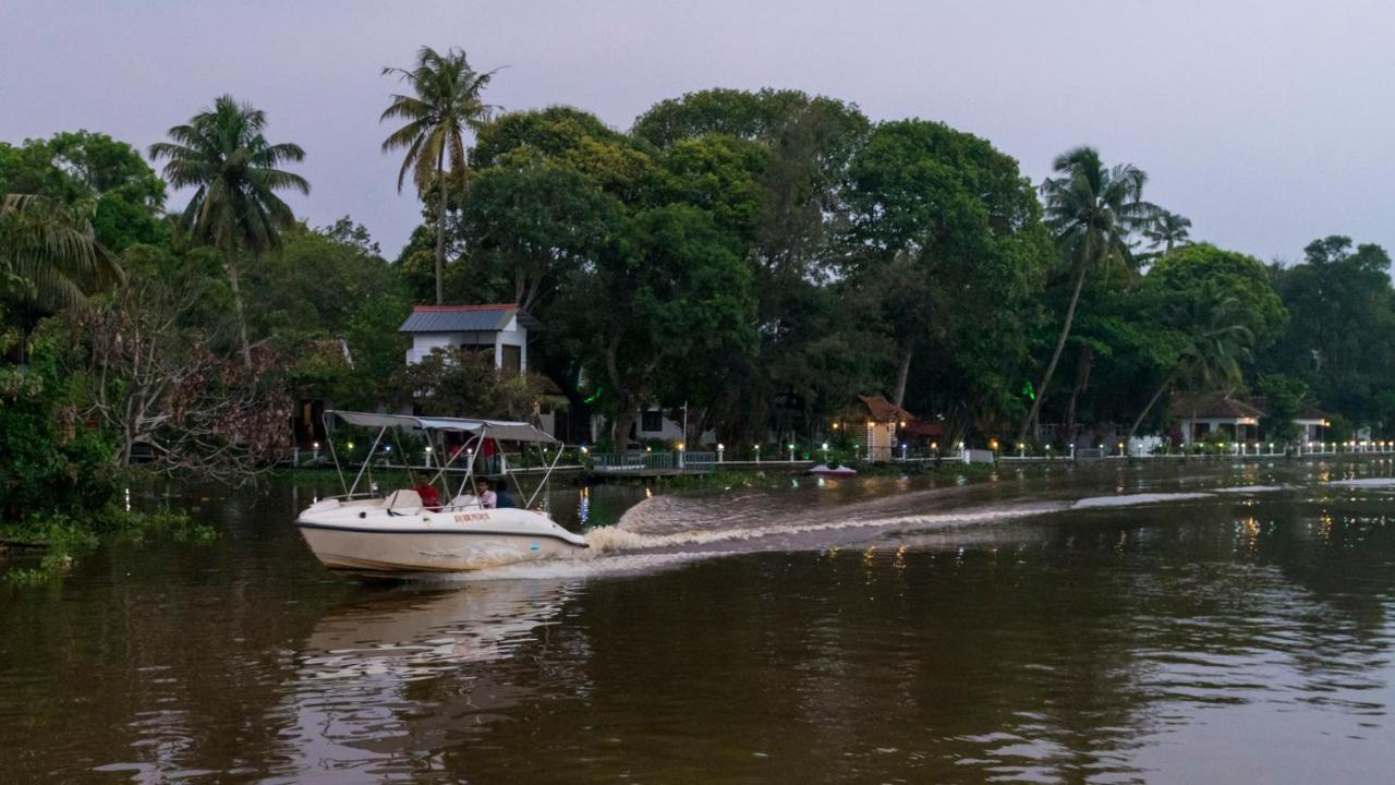 Warmth Lake Haven Alappuzha Luaran gambar