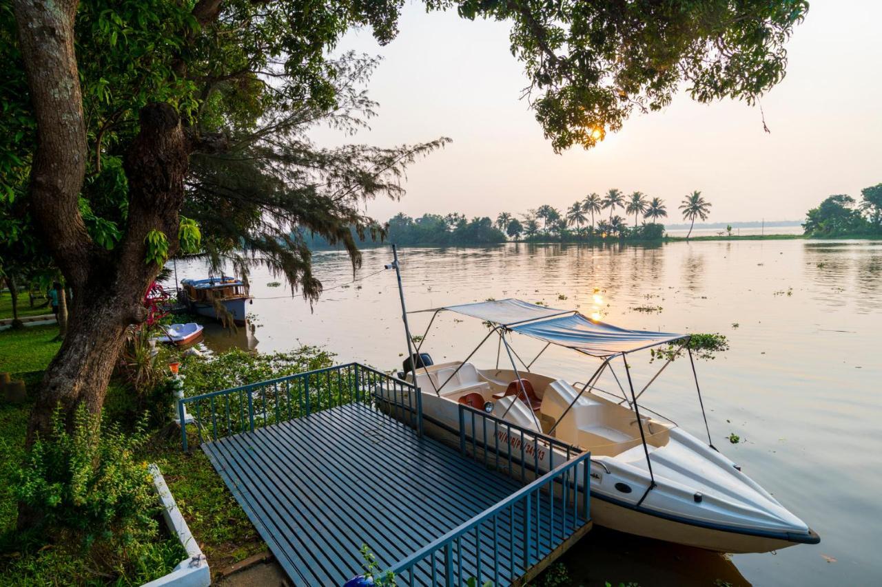 Warmth Lake Haven Alappuzha Luaran gambar